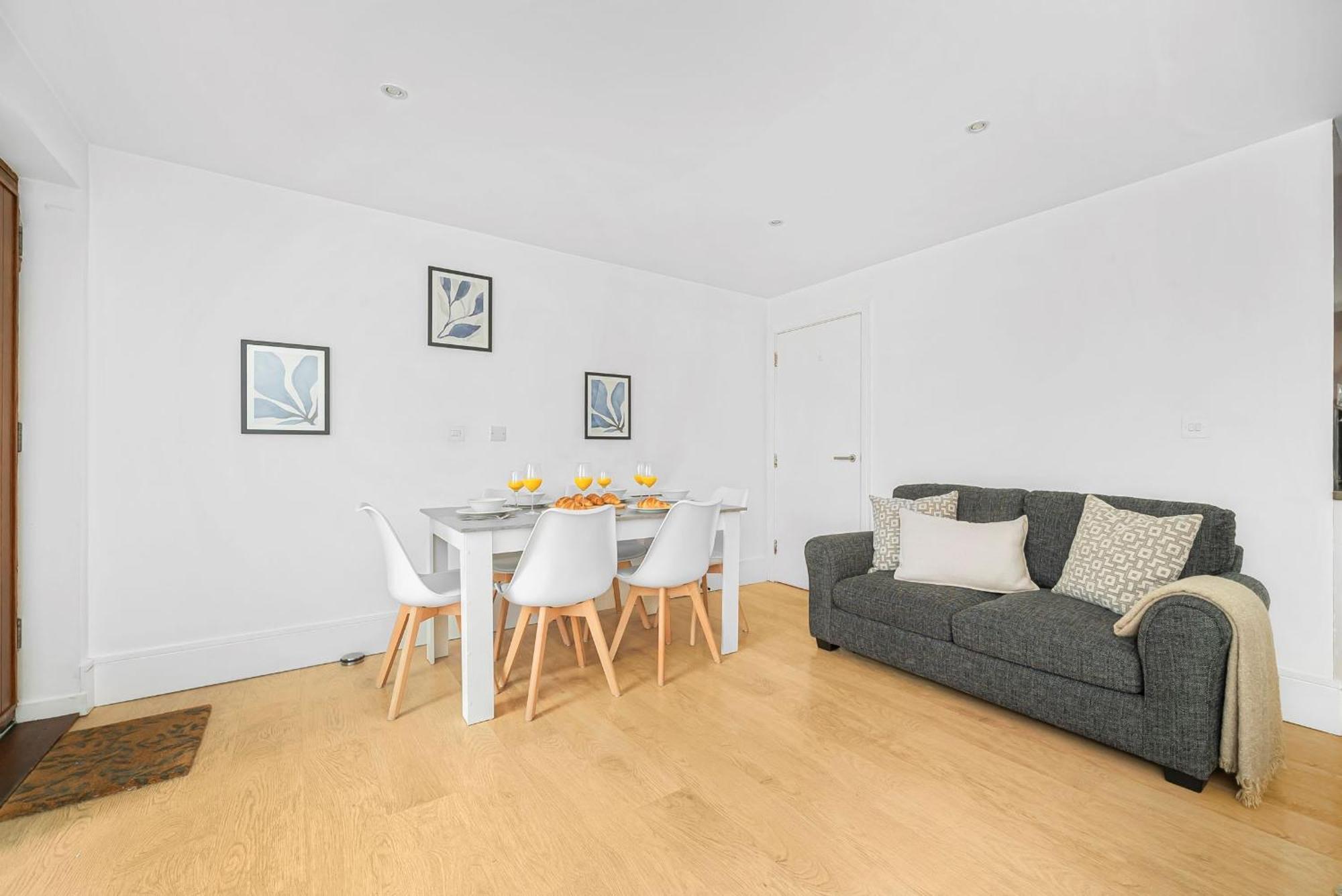 King'S Cross - 2Br With Terrace - Cityapartmentstay Londra Exterior foto