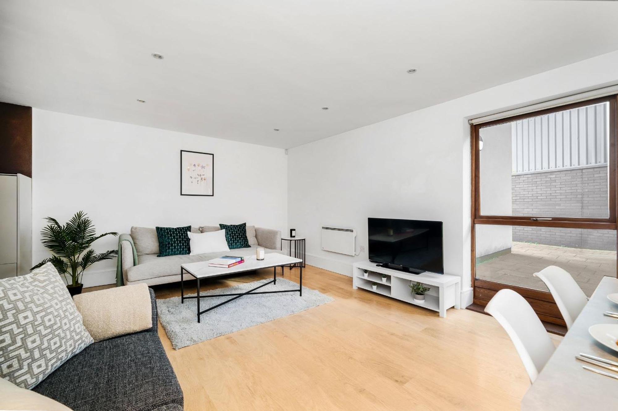 King'S Cross - 2Br With Terrace - Cityapartmentstay Londra Exterior foto