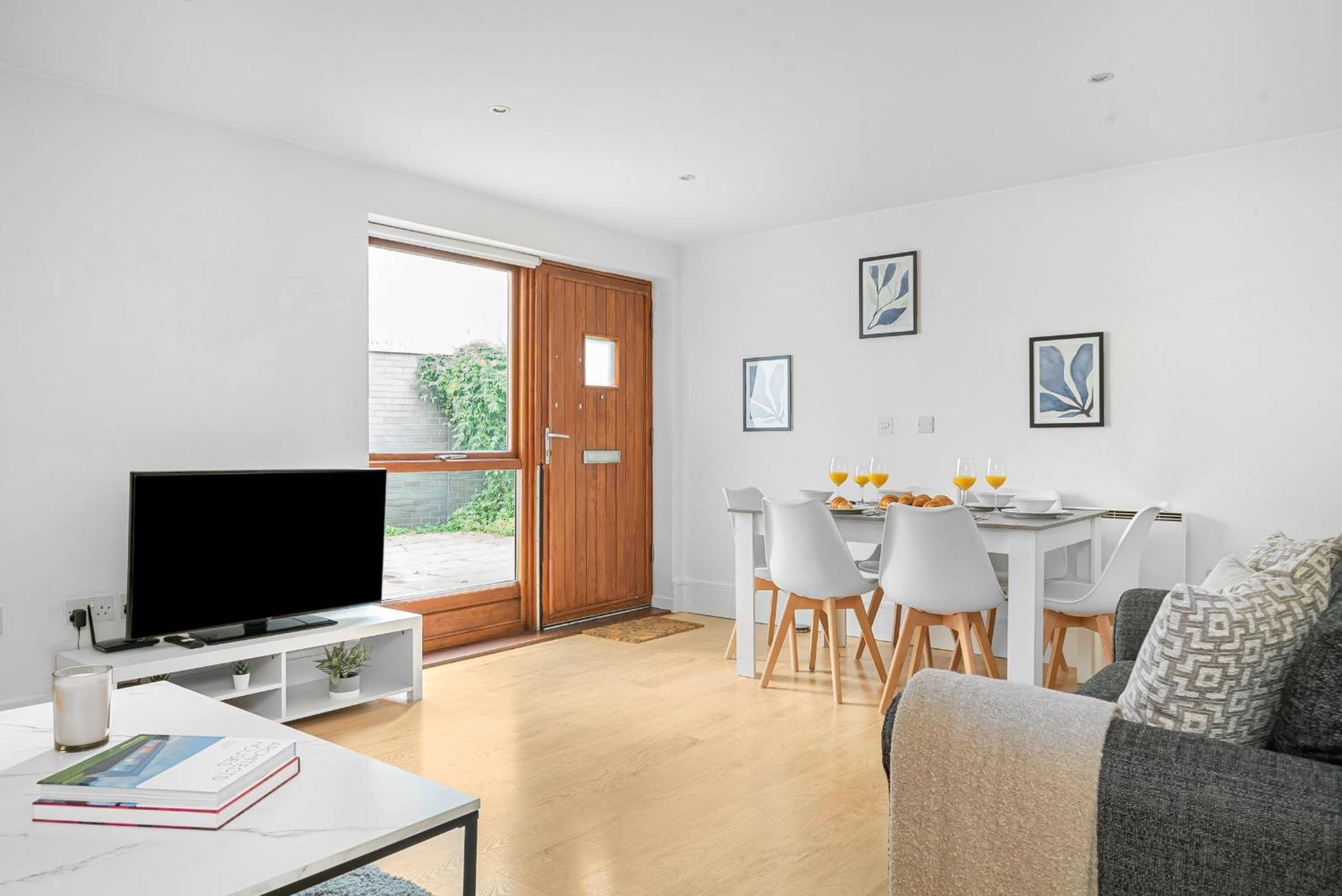 King'S Cross - 2Br With Terrace - Cityapartmentstay Londra Exterior foto